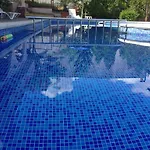 ホテル Lozenets Resort Hotel