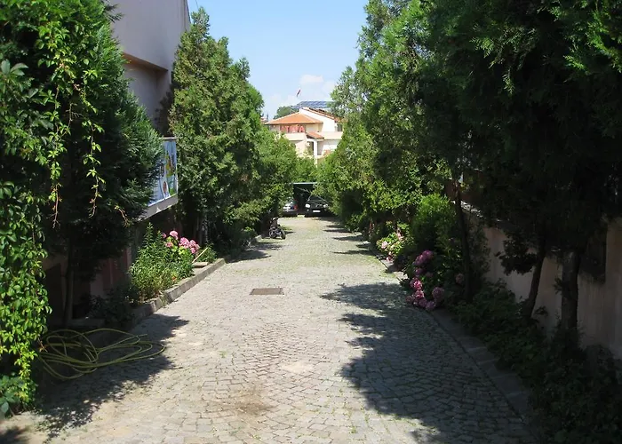 Hotel Lozenets Resort Hotel 3*